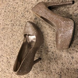 Sparkly Gold Heels - Size 7